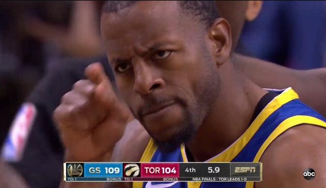  伊维恩凭借顽强斗志最后时刻扳平比分