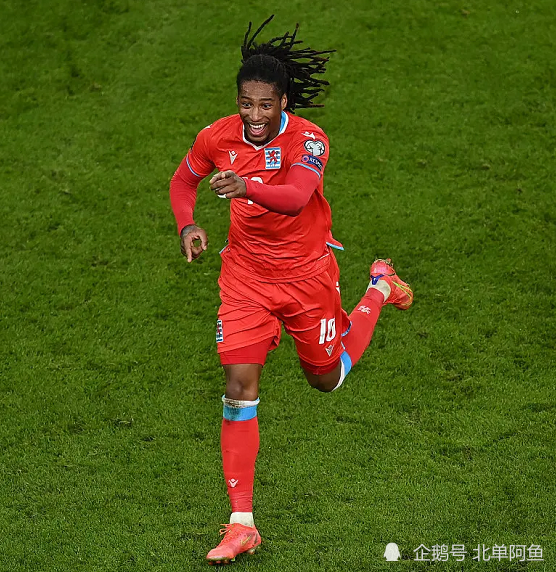  沙尔克零四终结连败奇迹逃离德甲降级区